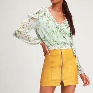 NWT Accuracy Bambi Mint Floral Wrap Blouse XS